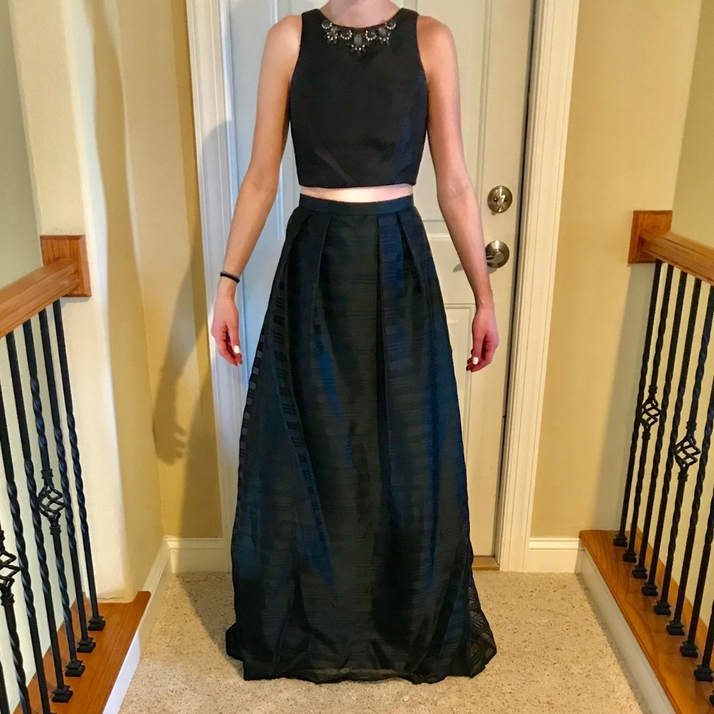 Black Two-Piece Evening Gown (Women’s Size 2)